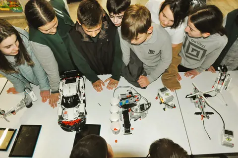 Lunarul activităților #DaVinci: „EXPOZIȚIE DE ROBOȚI LEGO”, aprilie 2022 — fotografia 7