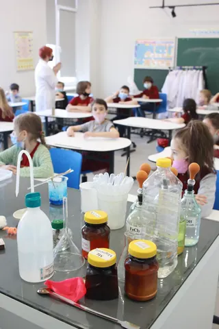 ACTIVITATE TEMATICĂ: „Și cei mici fac fapte mari" , aprilie 2021 — fotografia 4