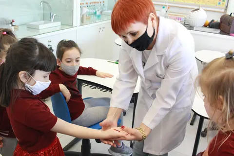 ACTIVITATE TEMATICĂ: „Și cei mici fac fapte mari" , aprilie 2021 — fotografia 7
