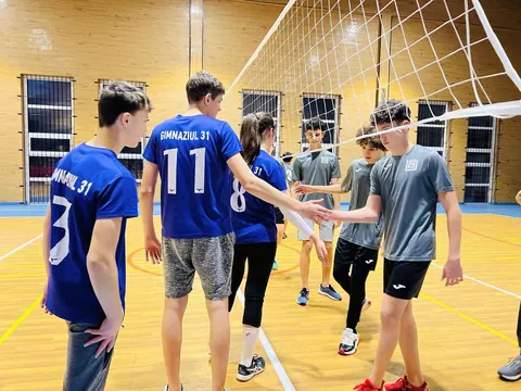 Campania ,,Să creștem fără violență”. Domeniul de activitate Sport, meci amical de volei, 28.11.2023 🏐🏐🏐 — fotografia 2