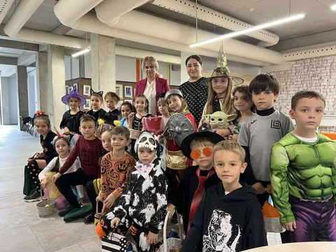 Activitate interdisciplinară ,,Trick or treat”, Comisia Metodică Limbi Străine, 27 octombrie 2023 — fotografia 4