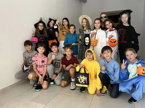 Activitate interdisciplinară ,,Trick or treat”, Comisia Metodică Limbi Străine, 27 octombrie 2023 — fotografia 5