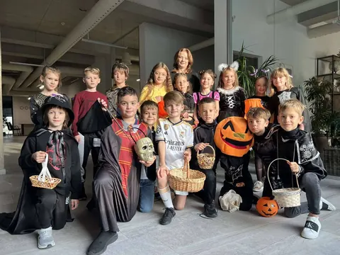 Activitate interdisciplinară ,,Trick or treat”, Comisia Metodică Limbi Străine, 27 octombrie 2023 — fotografia 6