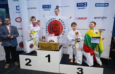 Rezultate școlare: Turneu Internațional de Karate, Polonia 16 martie 2024. — fotografia 3
